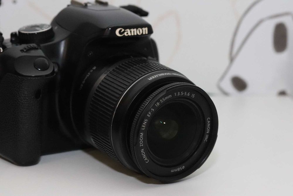 Canon EOS 450D с Canon обектив 18-55 f3.5-5.6 със стабилизация