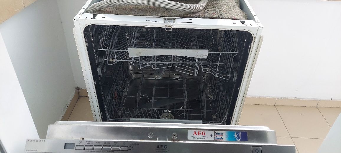 съдомиялна за вграждане Whirlpool