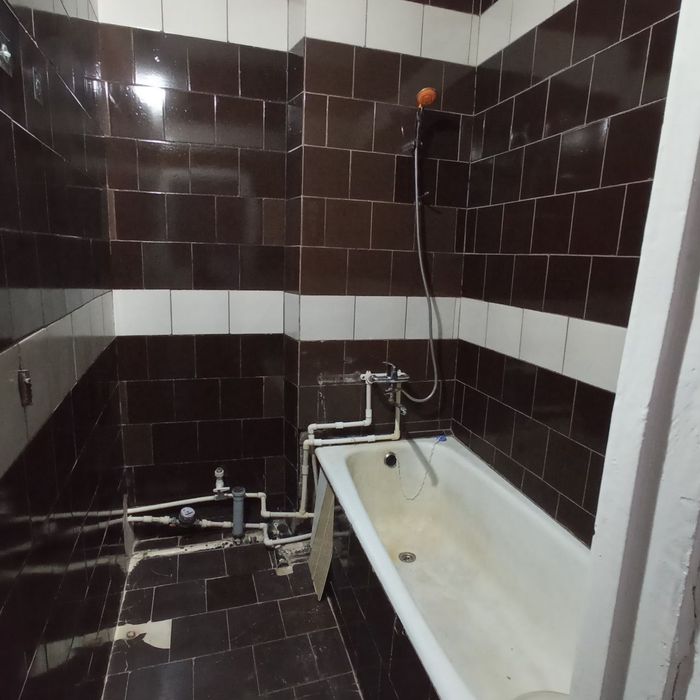 6-мкр.да жойлашган 3 хонали квартира оилага ёки студент кизларга ижара