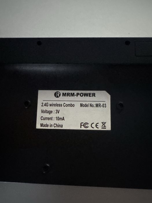 Продаю беспроводную клавиатуру мрм без адаптера