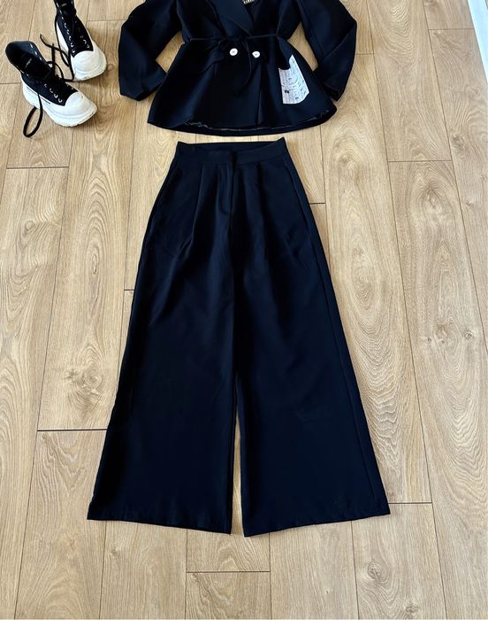 Разкошен сет oversize.Сако oversize и широк панталон с висока талия