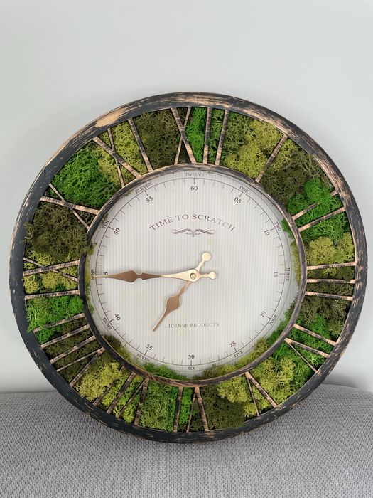 Стенен часовник със скандинавски мъх