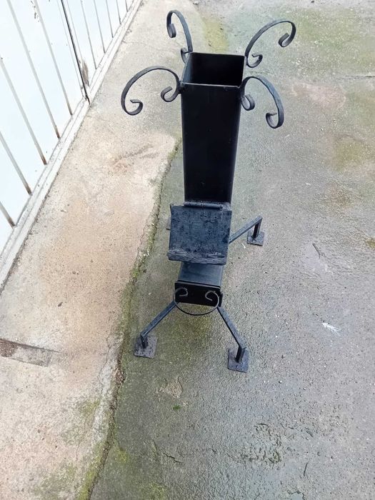 Барбекю на дървени въглища.