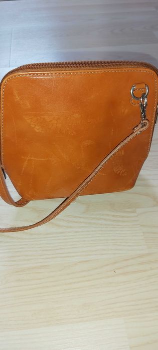 Genti si rucsac piele