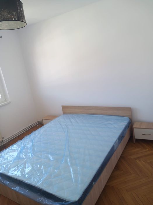 Inchiriez apartament