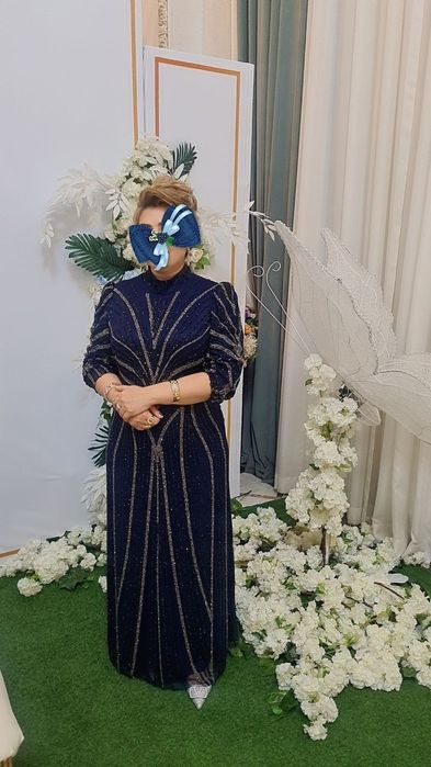 Вечернее  турецкое платье тёмно синего цвета с камнями