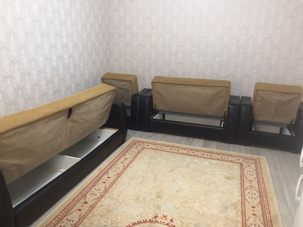 Отличный Диван и кресла