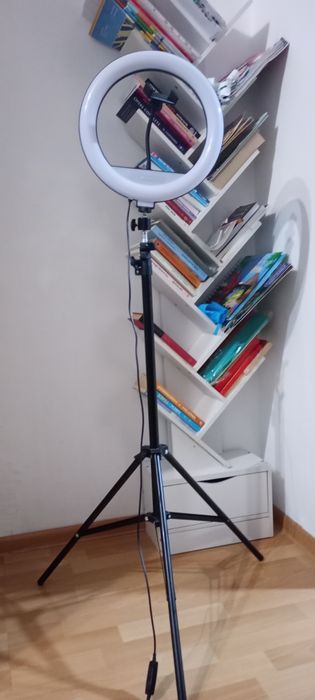 Lampa circulară cu LED