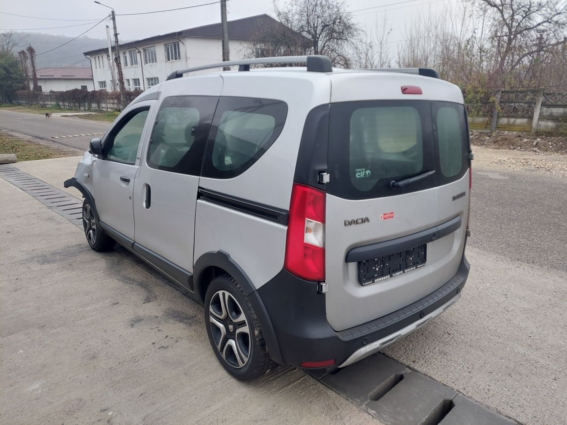 Aripa usa Dacia Dokker Stepway 2018 Gri