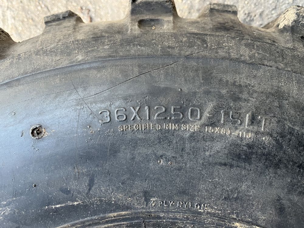 Джанти с гуми super swamper 36/12.5/15