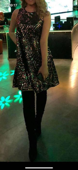 Rochie paiete roze scurta