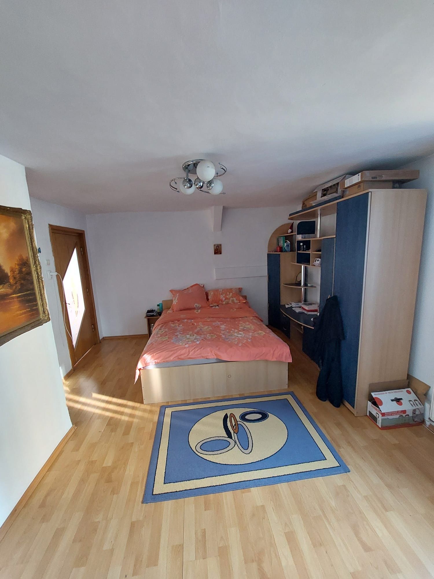 Vând 4 camere  in vila, Tineretului