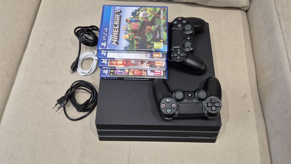 Vand PS 4 PRO 1 tb