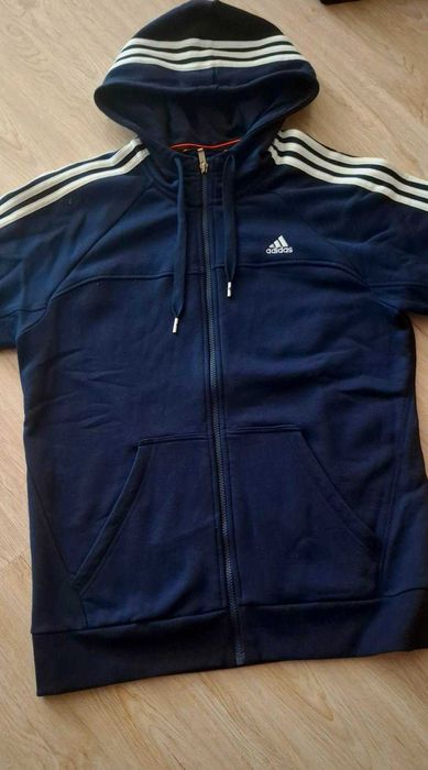 adidas essentials суичер размер М