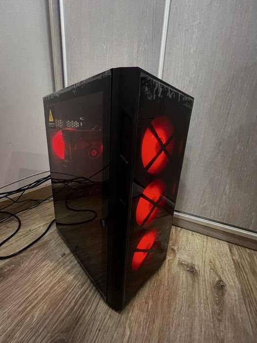 Vând calculator gaming