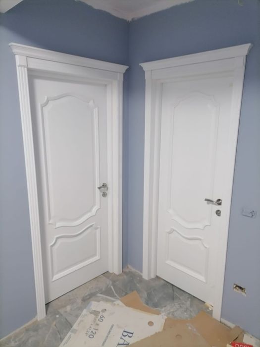 Usi pentru casa, lemn stratificat său masiv