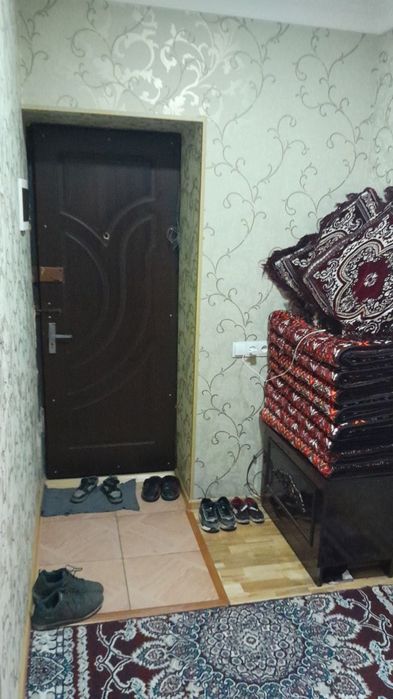 2 qavatli uy sotladi 3hona qogan malumotla telfonda