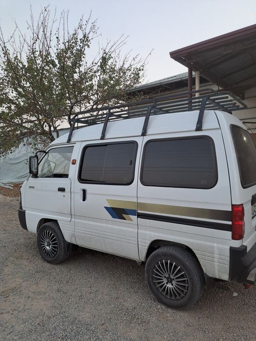 Таййор мошина минилади