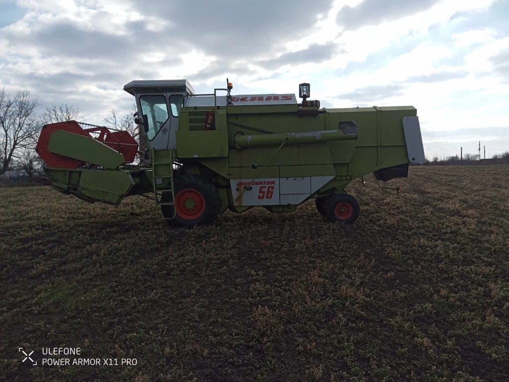 Claas Dominator 56