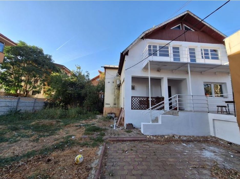 Vila 5 camere/spatiu depozitare + 2 bai de inchiriat Dobroiesti