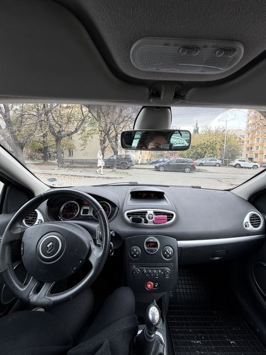 Renault Clio 2.0i бензин