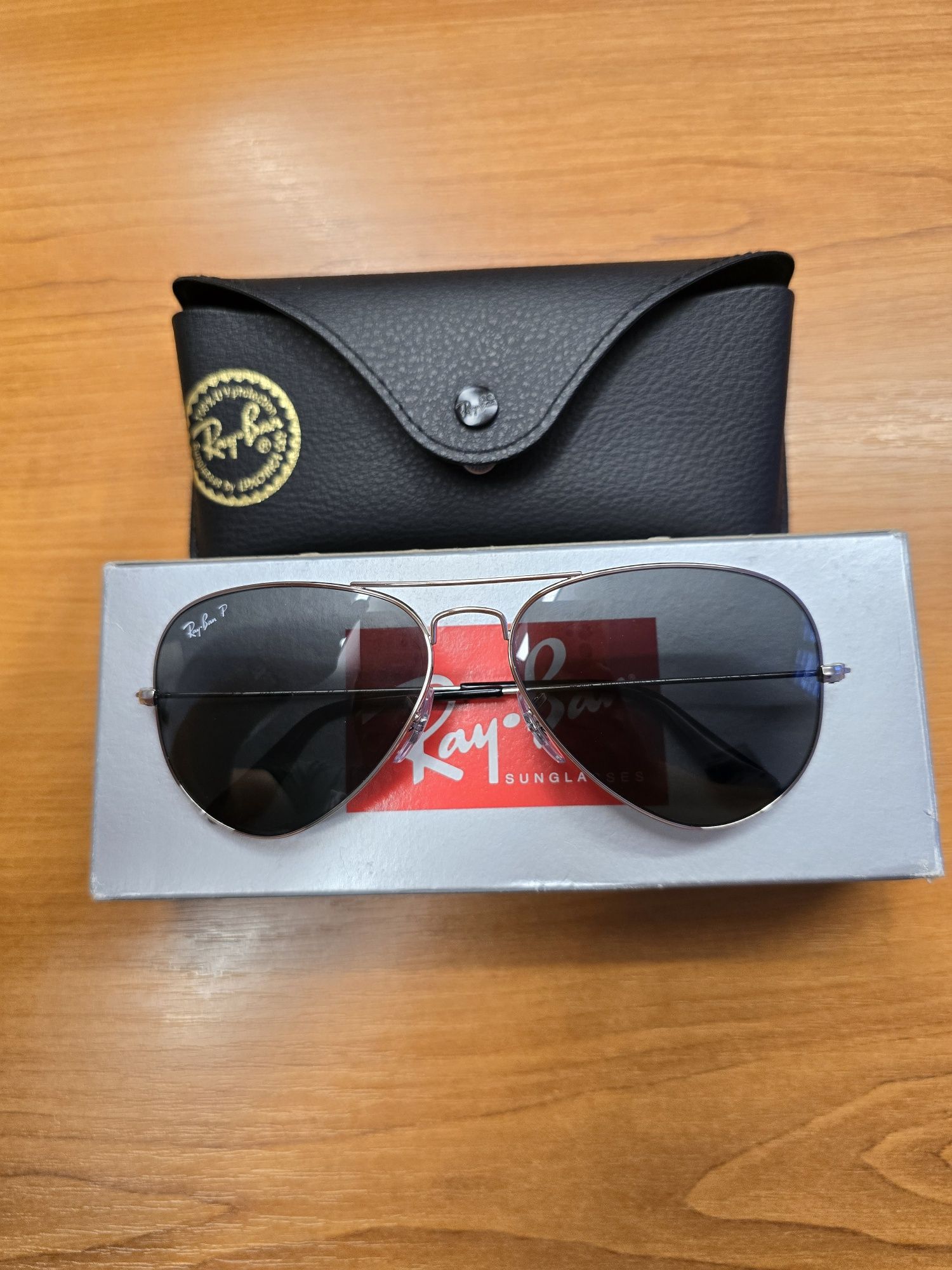 Ray Ban.  RB3025