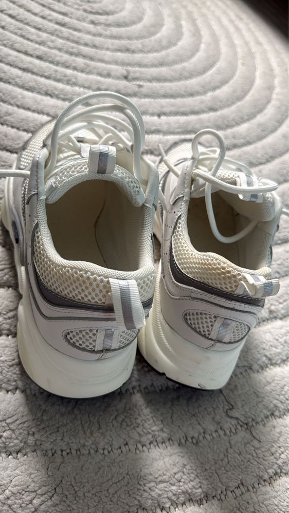 Dior b 22