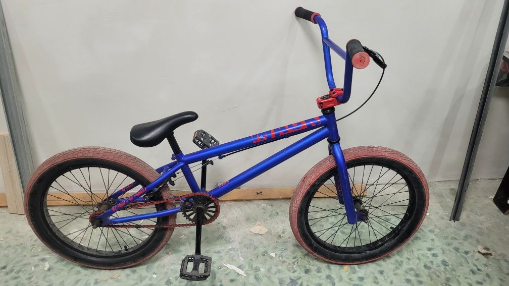 Продам велосипед BMX, в отличном состоянии.