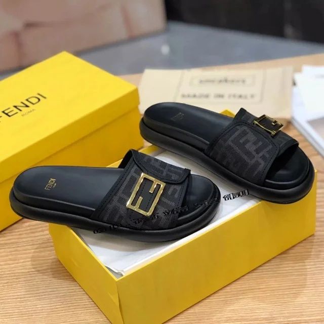 Чехли унисекс Fendi 41