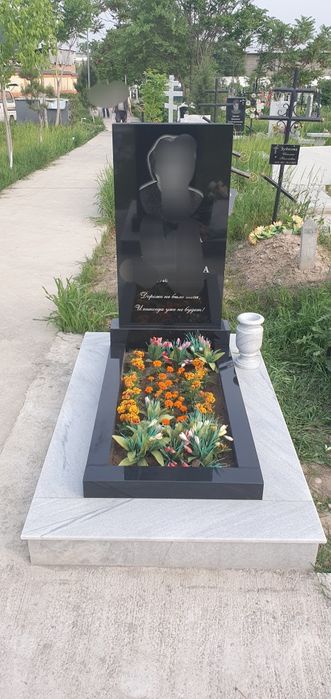 Памятники из гранита и мрамора