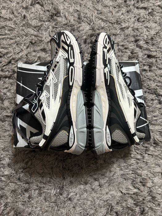 Off white be right back