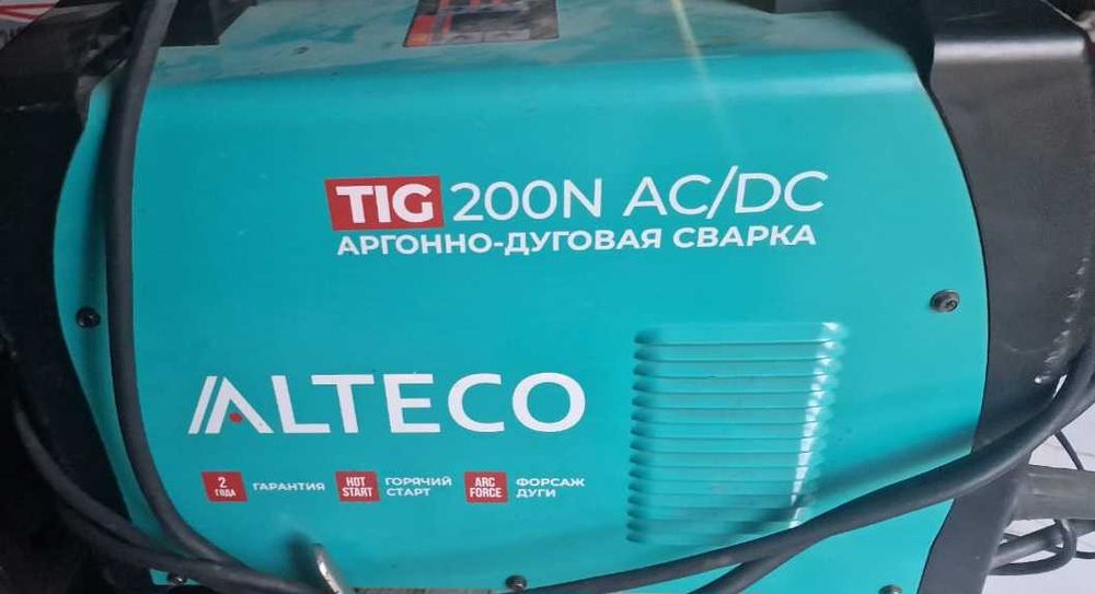 Аргоно-дуговой сварочный аппарат