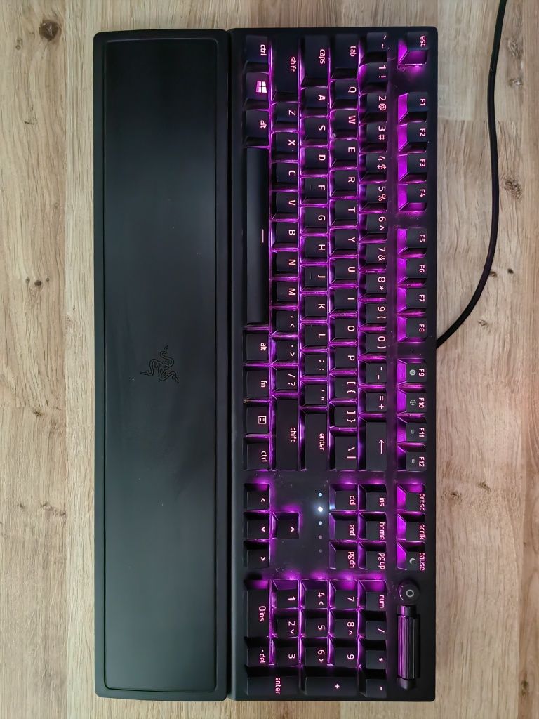 Геймърска клавиатура Razer BlackWidow V3