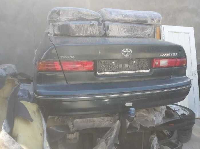 задняя часть на toyota camry 20