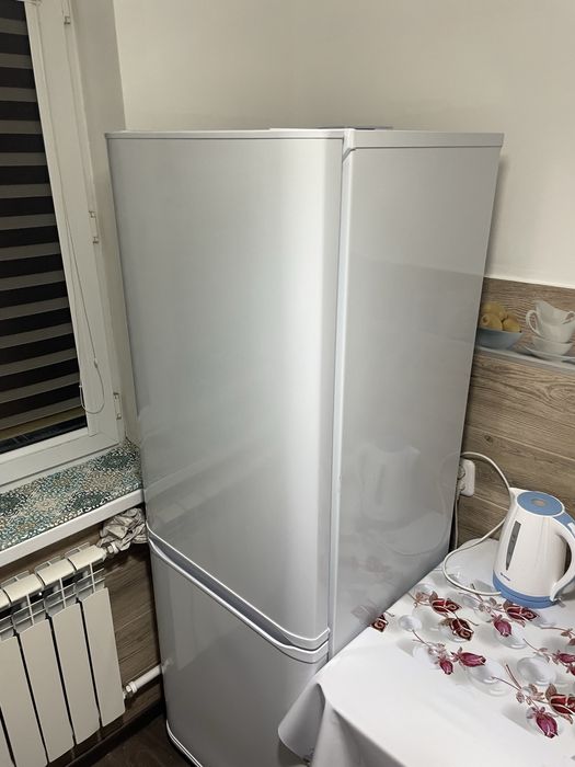 Холодильник Бирюса