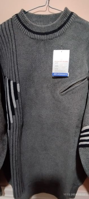 Мужской жемпер сотилади