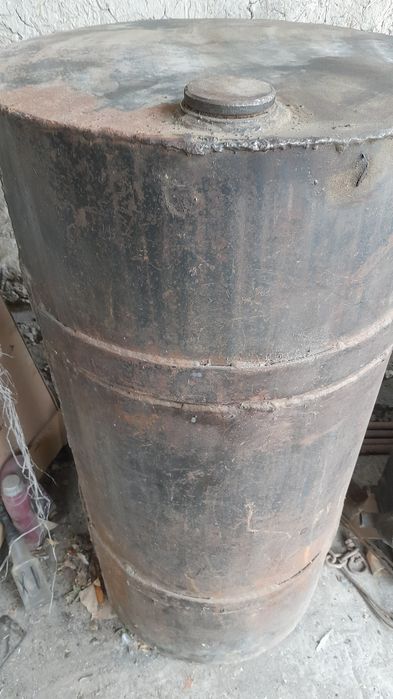 Продается  бак  для воды и топлива