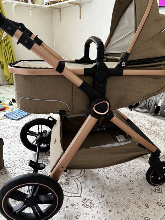 Коляска трансформер с аксессуарами-готова к использованию