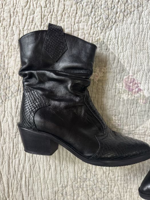 Ciocate de piele, marimea 38