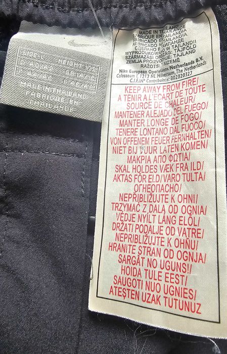 Pantaloni sport Nike, 3 sferturi damă L 40–42. negru