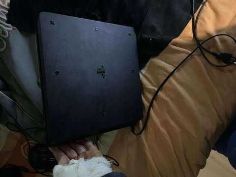 продавам ps4 със 6игри