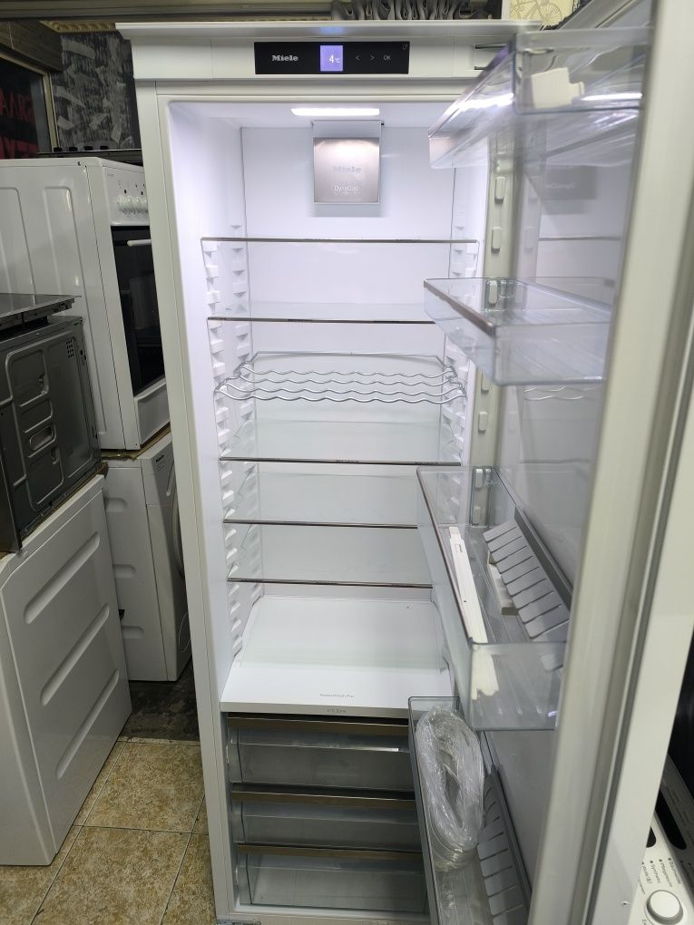 Хладилник за вграждане Miele K 7743 E
