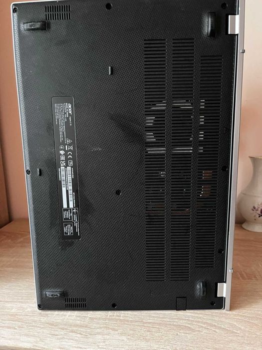 Vând laptop Acer aspire 3,stare ca nou,inca in garantie