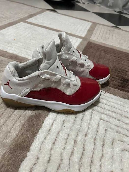 Adidasi de băieți Jordan