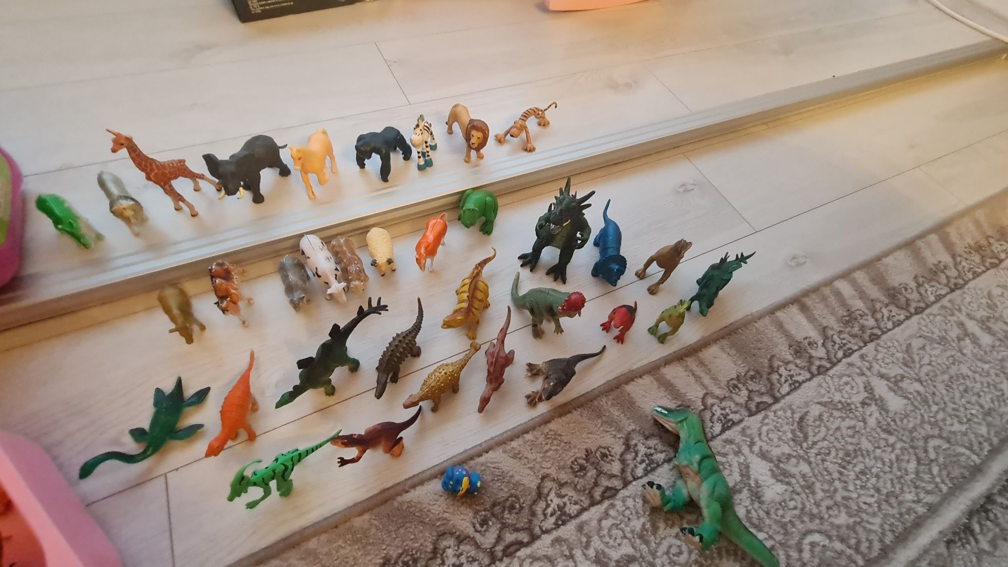Animalute si dinozauri