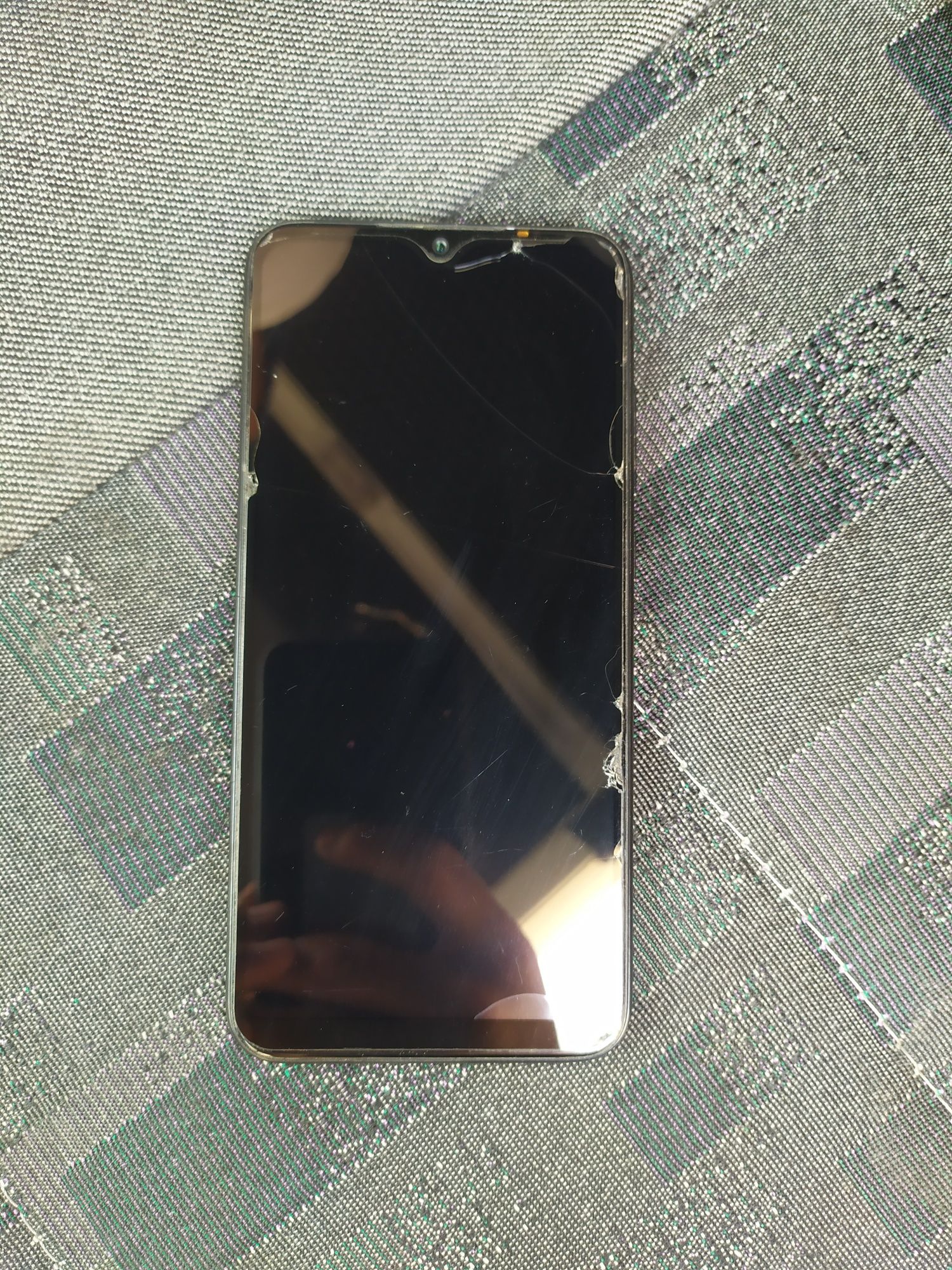 Redmi Note 8.Hotirasi 64 xolati ideal.Ishlashi zòr