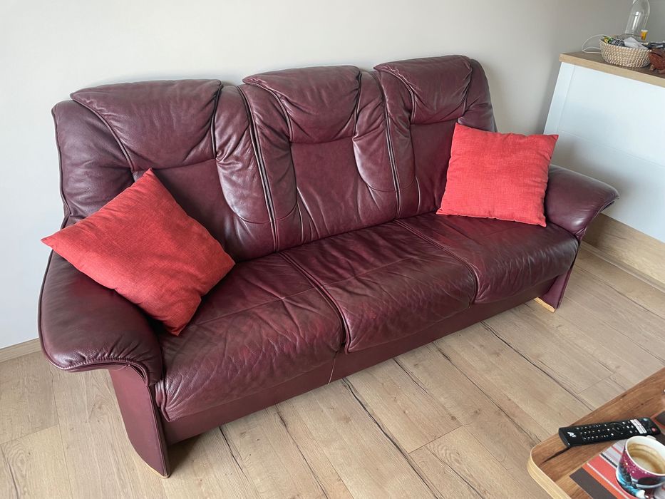 Кожен датски диван