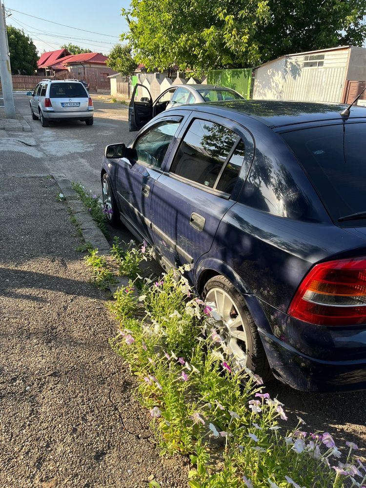 Opel, de vanzare