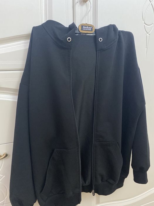 продам кофту зипку