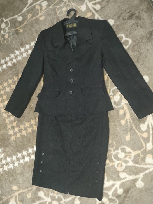 Продам костюм в отличном состоянии двойка